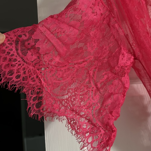 Gorgeous hot pink lace robe! - Picture 3 of 4